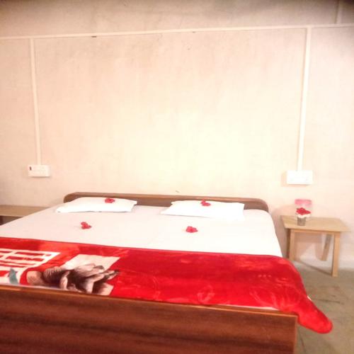 Mahua Homestay, Damna